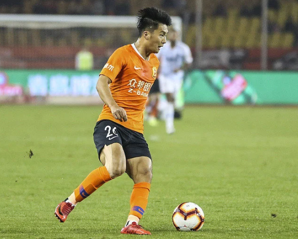 ng体育官网-武汉三镇训练开放日，今晚豪取连胜引欢呼，中超在即，高层口径保持一致